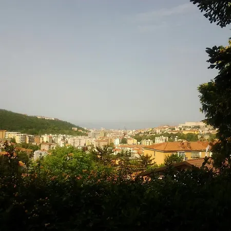 Mary Poppins's House טריאסטה