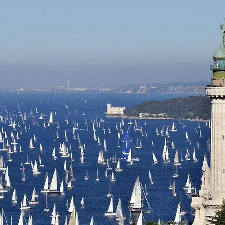 Mary Poppins's House לינה וארוחת בוקר 3*