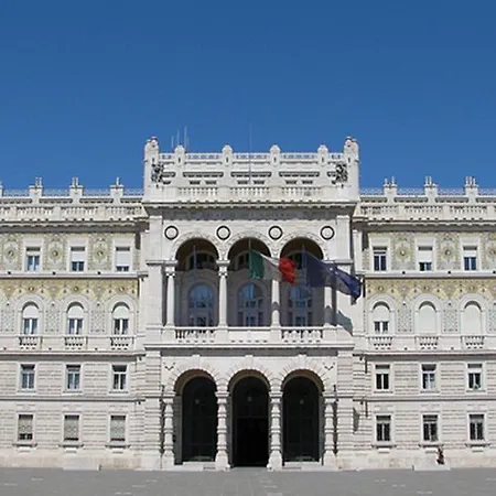 Mary Poppins's House Отель типа 